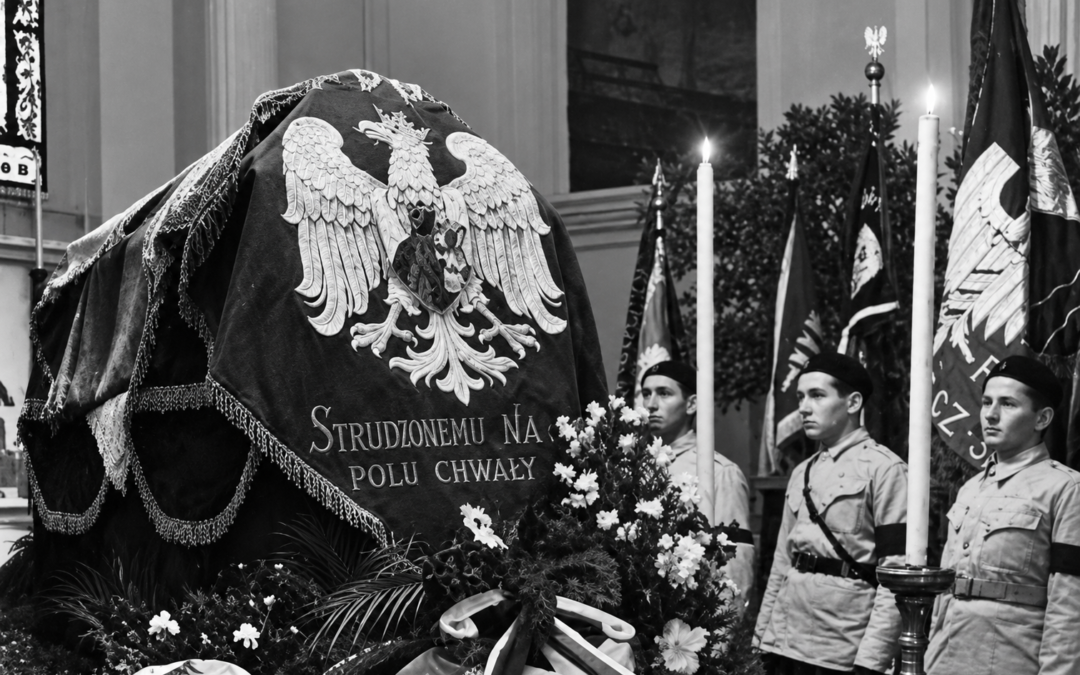 W POGRZEBIE DMOWSKIEGO WZIĘŁO UDZIAŁ 200 TYSIĘCY OSÓB