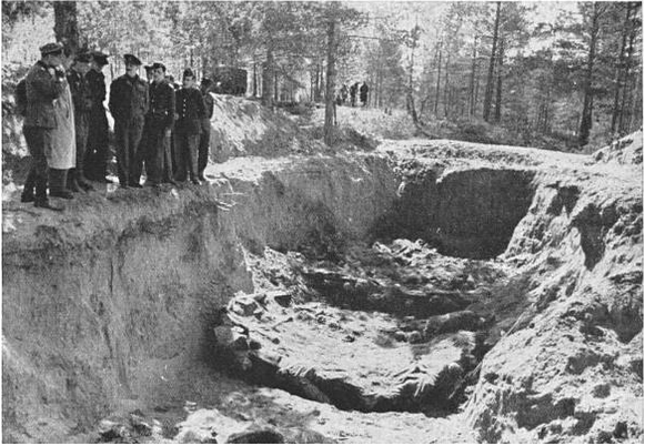 28 IV 1940: MIĘDZYNARODOWA KOMISJA LEKARSKA PRZYJECHAŁA DO KATYNIA