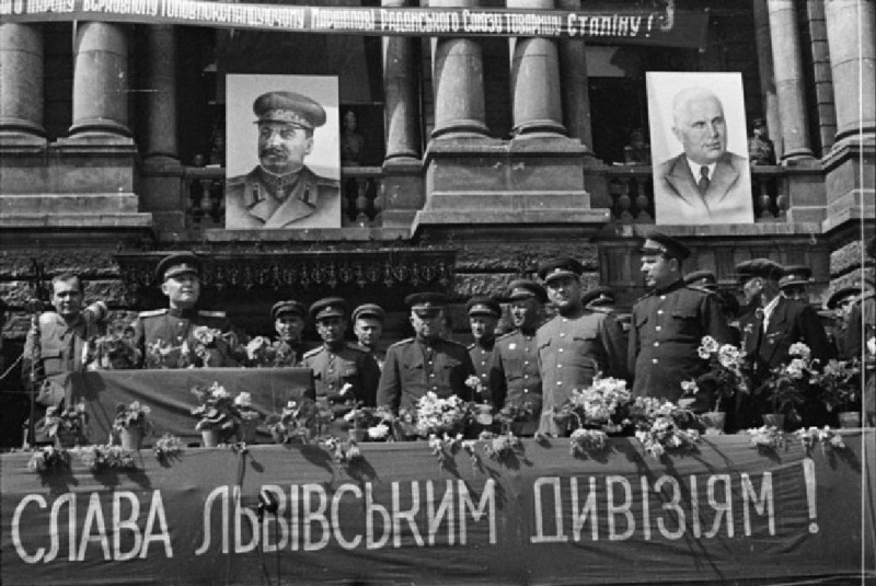 DEPORTACJA POLAKÓW ZE LWOWA ODBYWAŁA SIĘ POD HASŁEM WALKI Z POLSKIMI FOLKSDOJCZAMI I NACJONALISTAMI